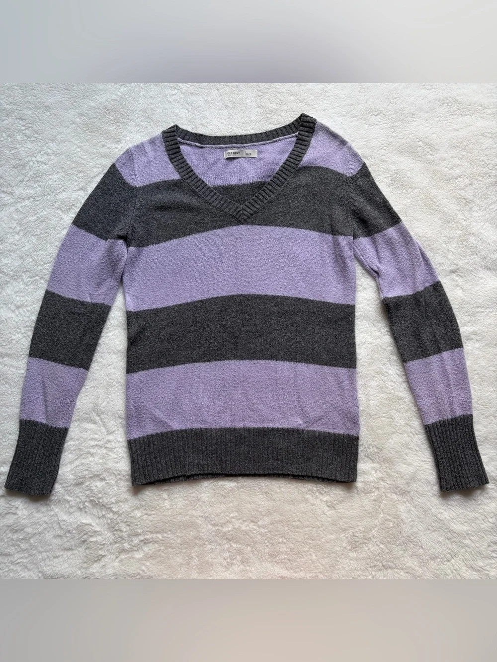 Old Navy Women’s V-Neck Sweater - Gray Purple Striped Long Sleeve, Size Small